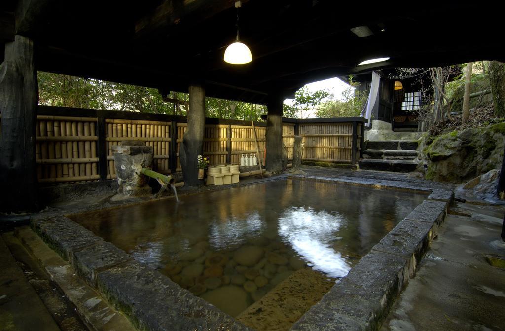 Kurokawa Onsen Yama no Yado Shinmeikan Minamioguni Bagian luar foto